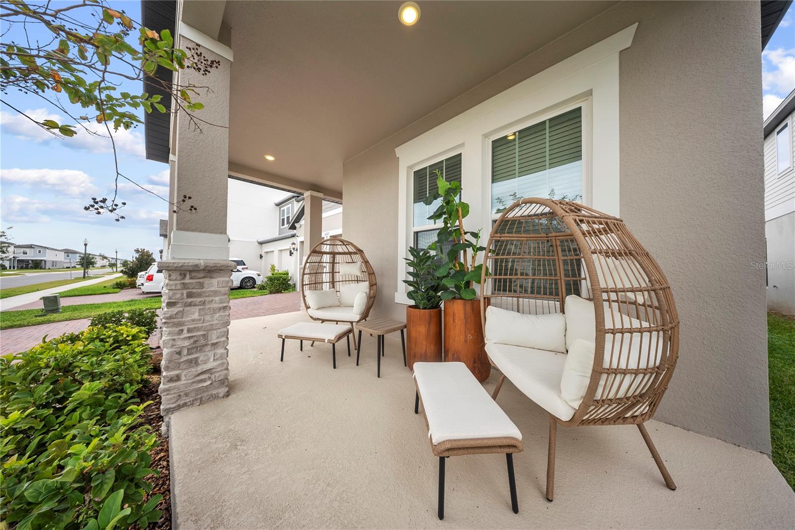 Image 9 of 72 For 16025 Silver Brook Way