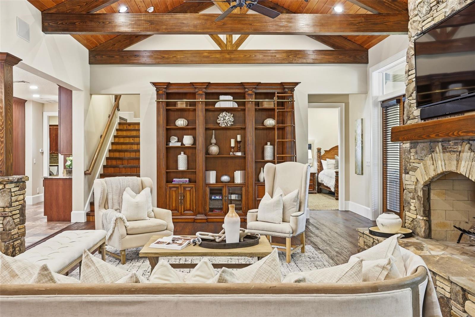 Image 11 of 82 For 713 Main Street