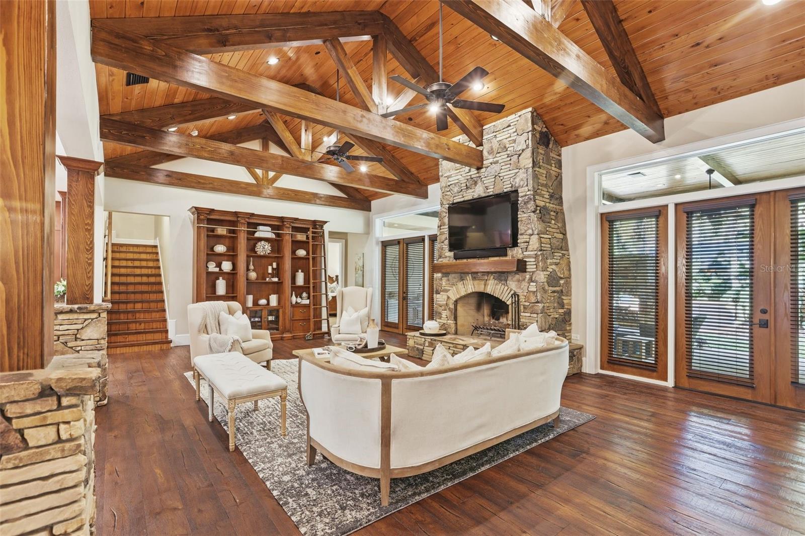 Image 12 of 82 For 713 Main Street