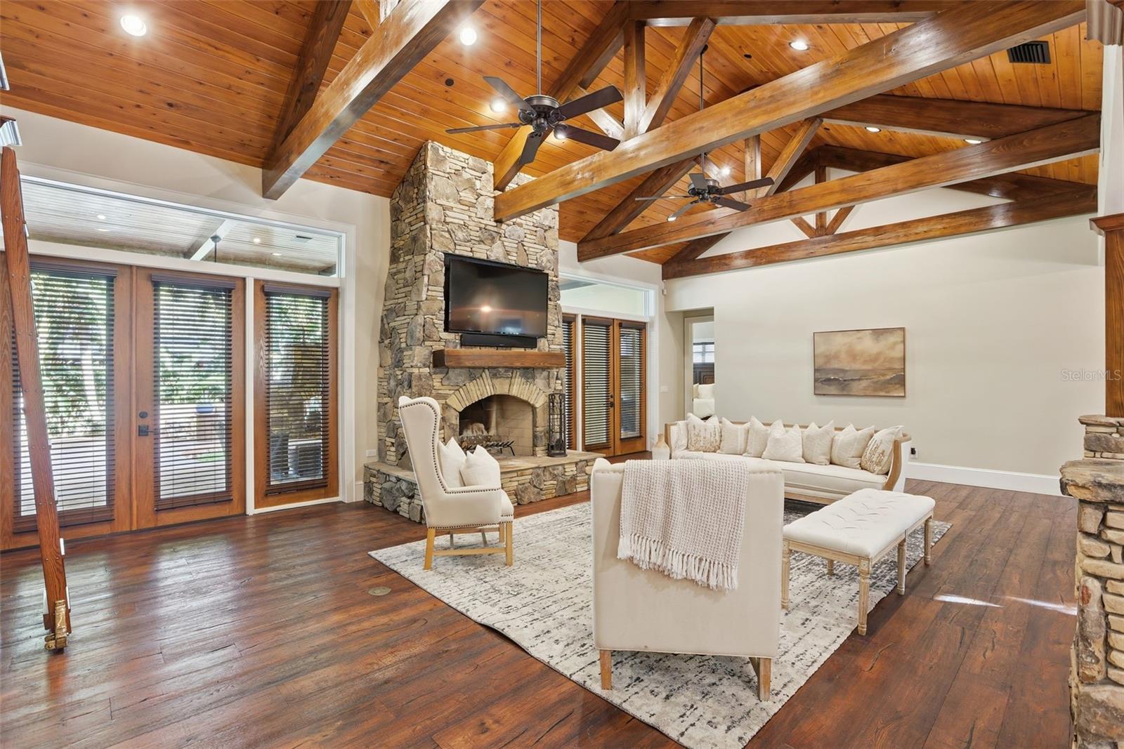 Image 13 of 82 For 713 Main Street