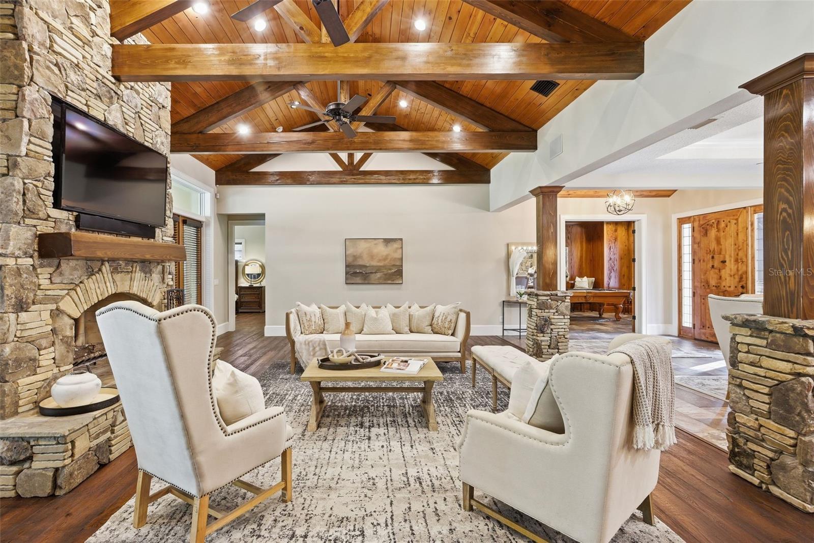 Image 14 of 82 For 713 Main Street