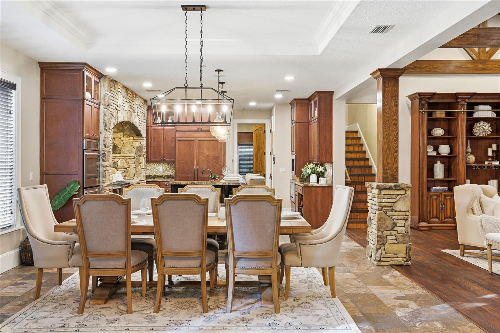 Image 16 of 82 For 713 Main Street