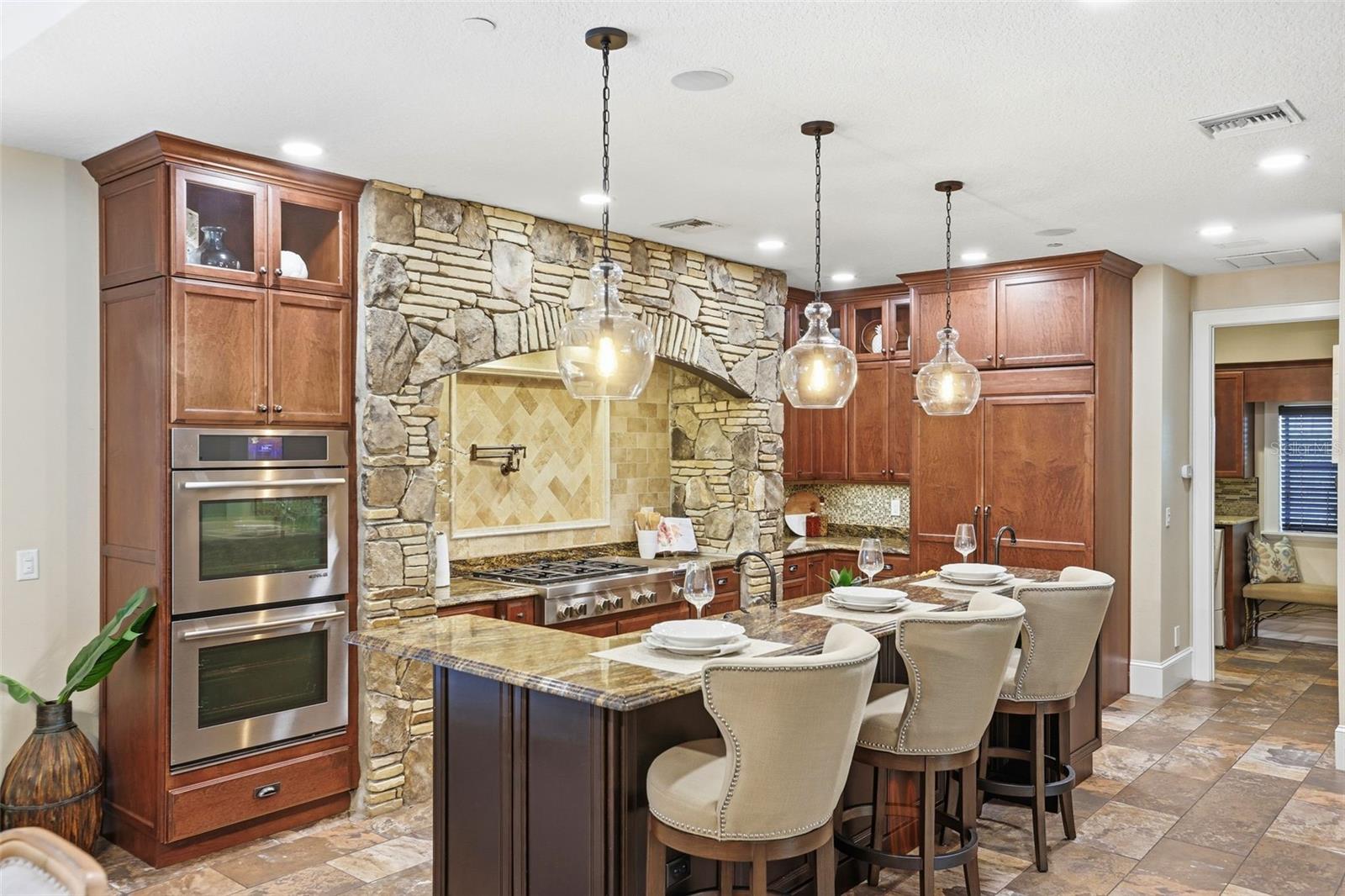 Image 22 of 82 For 713 Main Street