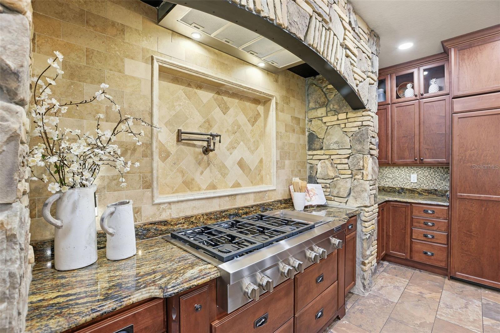 Image 25 of 82 For 713 Main Street