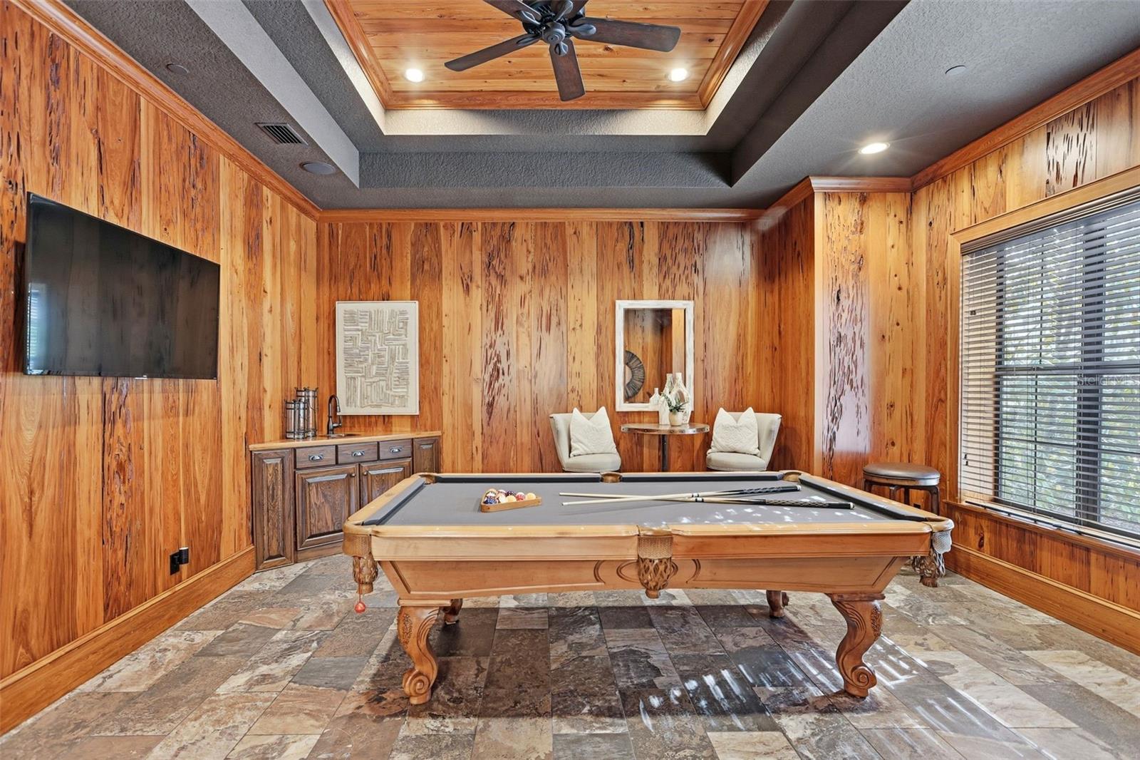 Image 26 of 82 For 713 Main Street