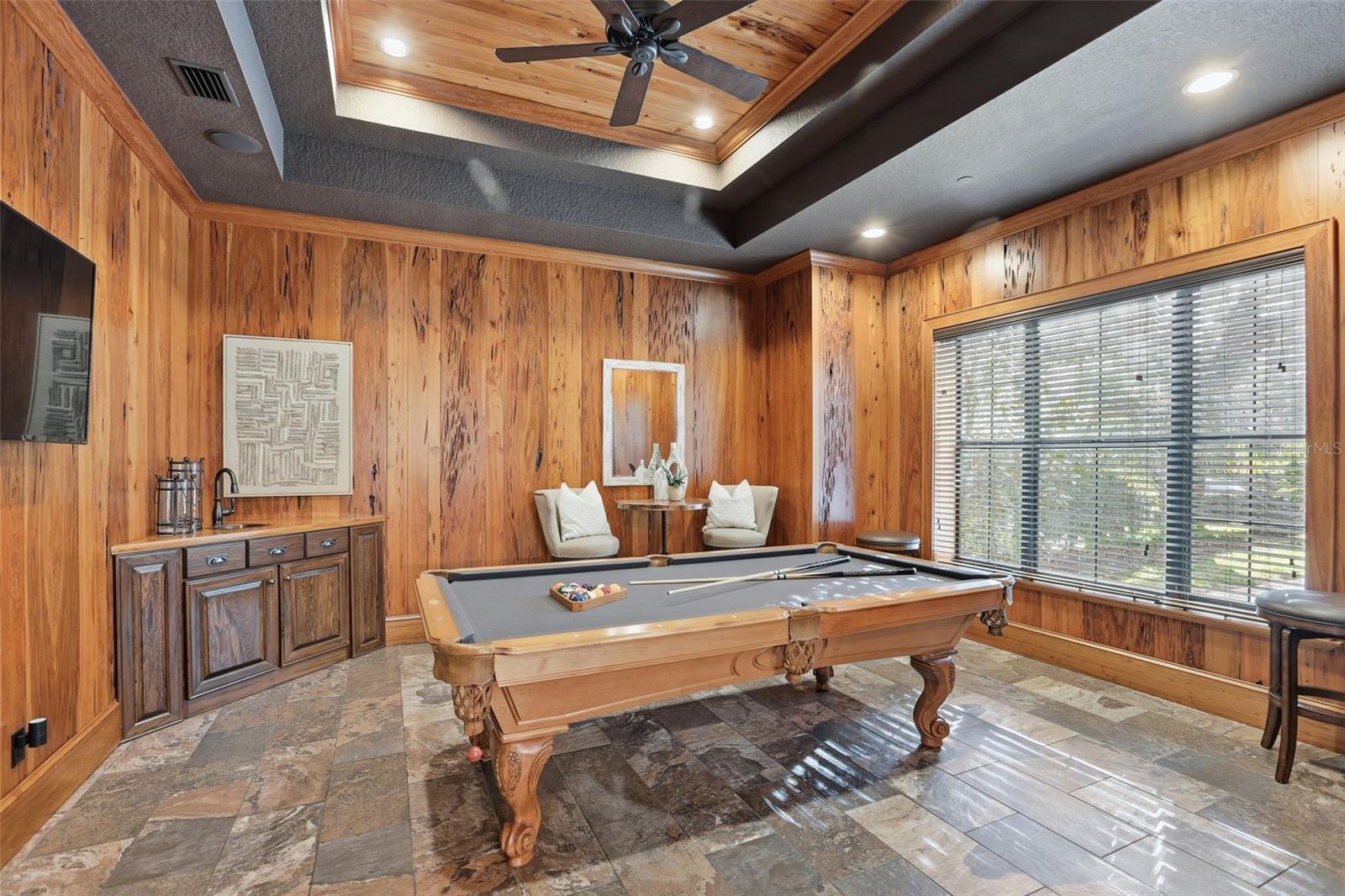 Image 27 of 82 For 713 Main Street