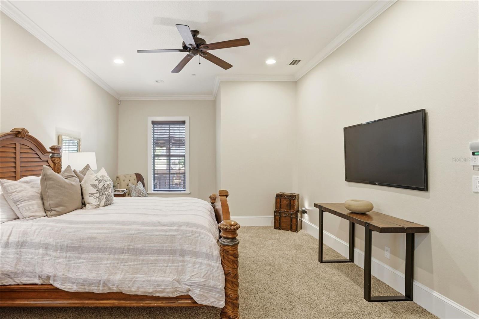 Image 34 of 82 For 713 Main Street