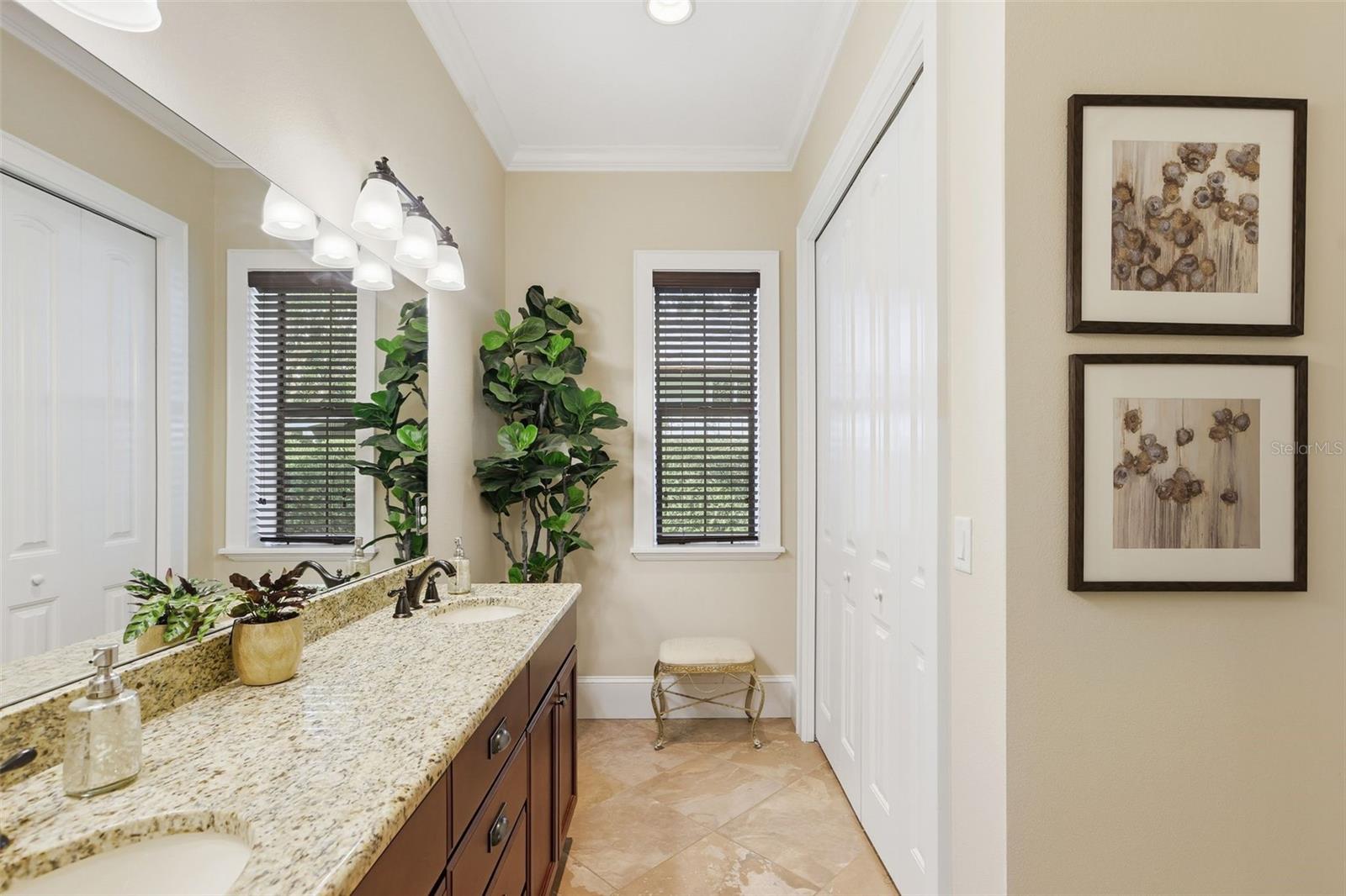 Image 36 of 82 For 713 Main Street