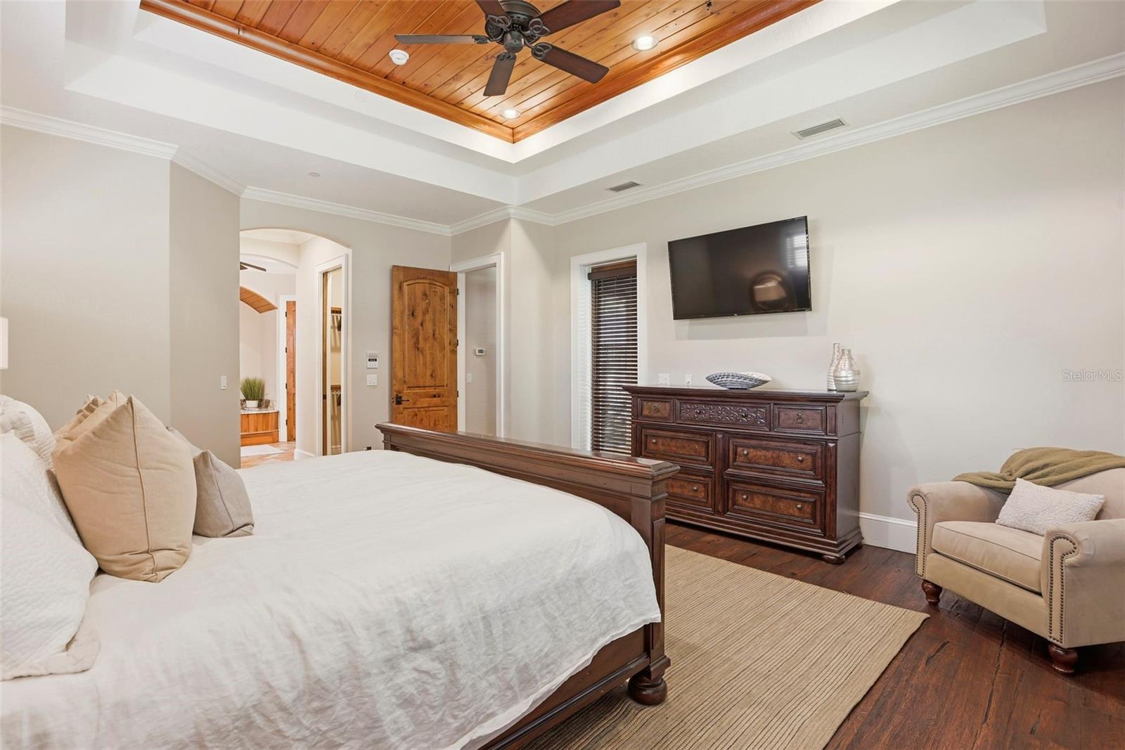 Image 38 of 82 For 713 Main Street