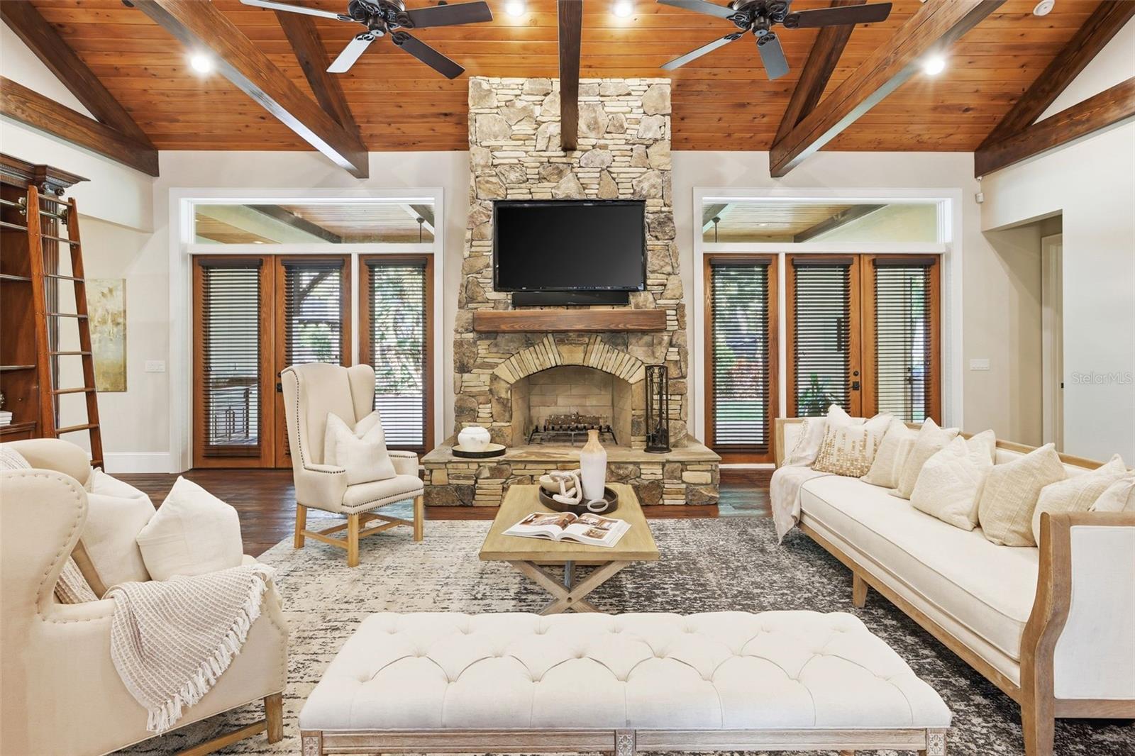 Image 7 of 82 For 713 Main Street