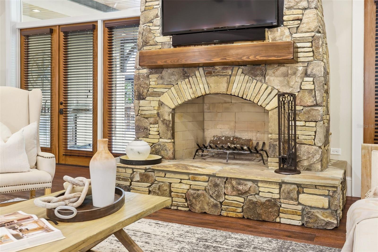 Image 9 of 82 For 713 Main Street