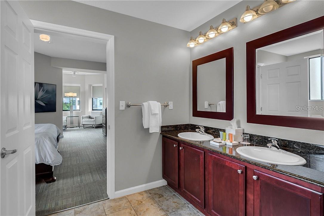 Image 12 of 36 For 14501 Grove Resort Avenue 2527