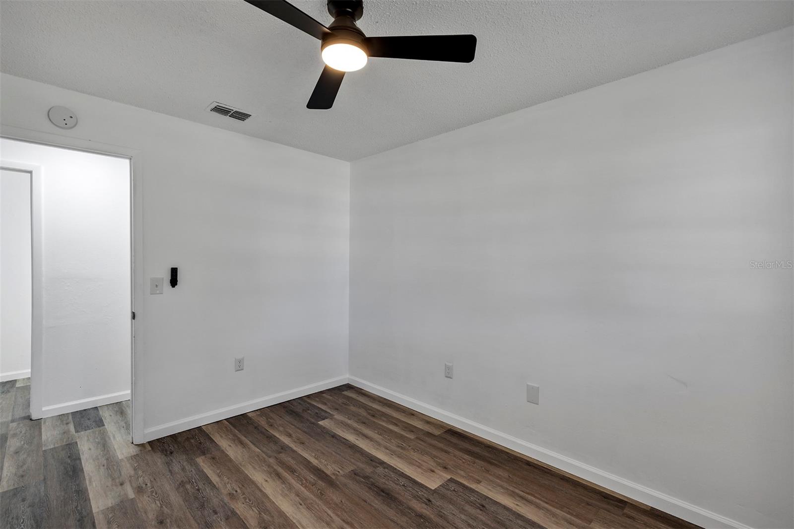 Image 17 of 31 For 230 Shore Drive