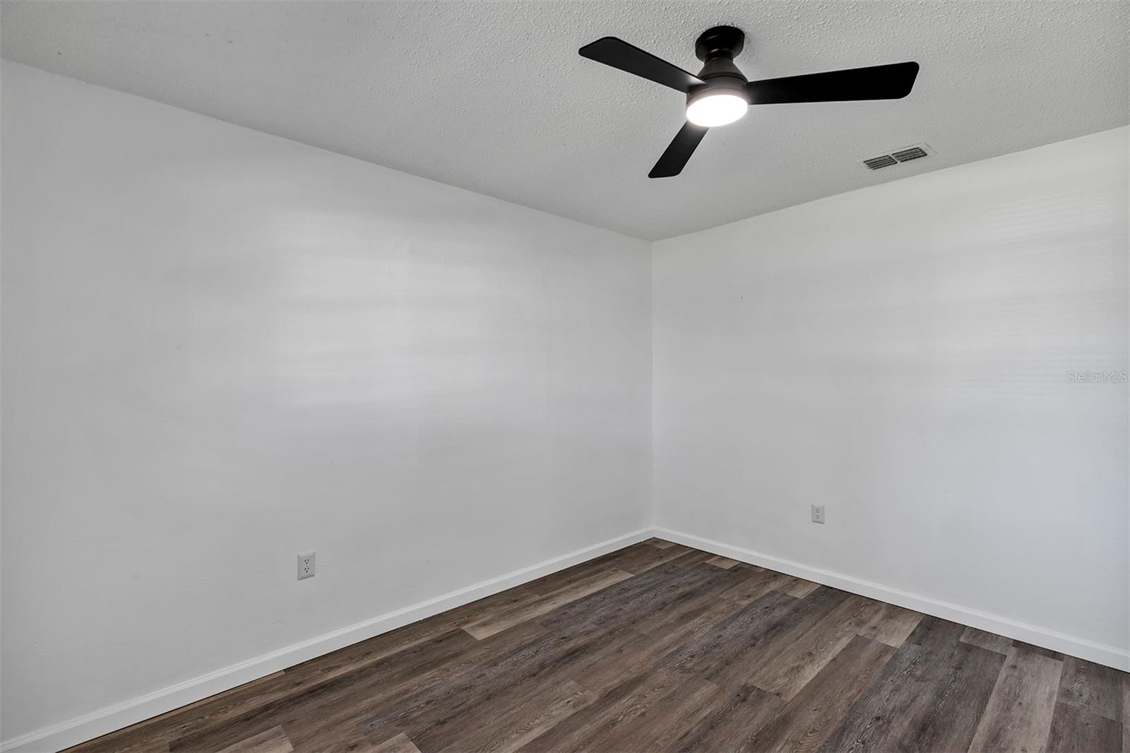 Image 21 of 31 For 230 Shore Drive