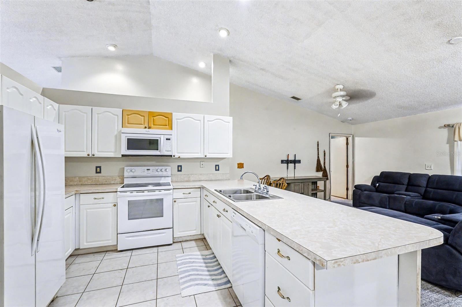 Image 10 of 35 For 709 Haryestor Avenue Sw