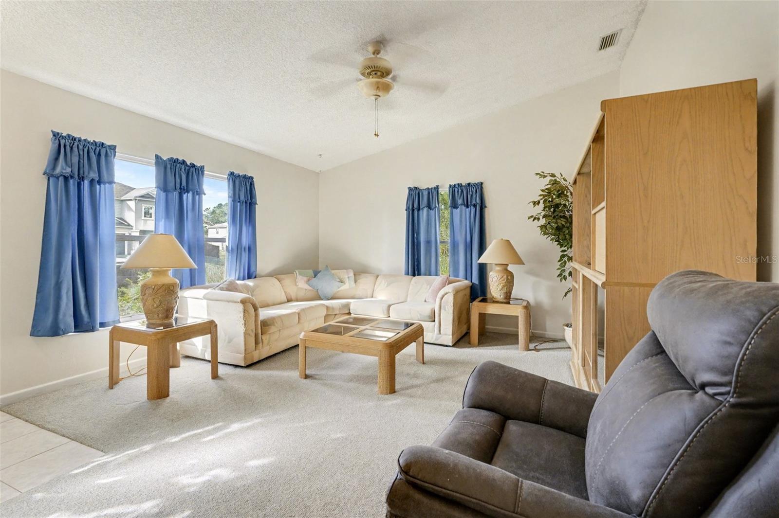 Image 4 of 35 For 709 Haryestor Avenue Sw