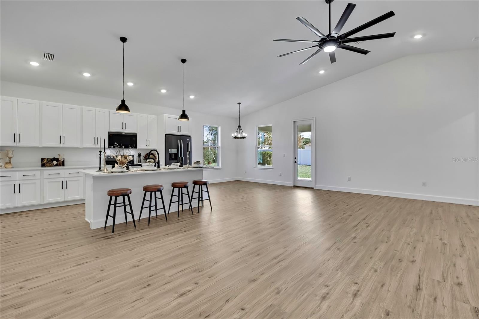 Image 5 of 60 For 5180 Winterville Road