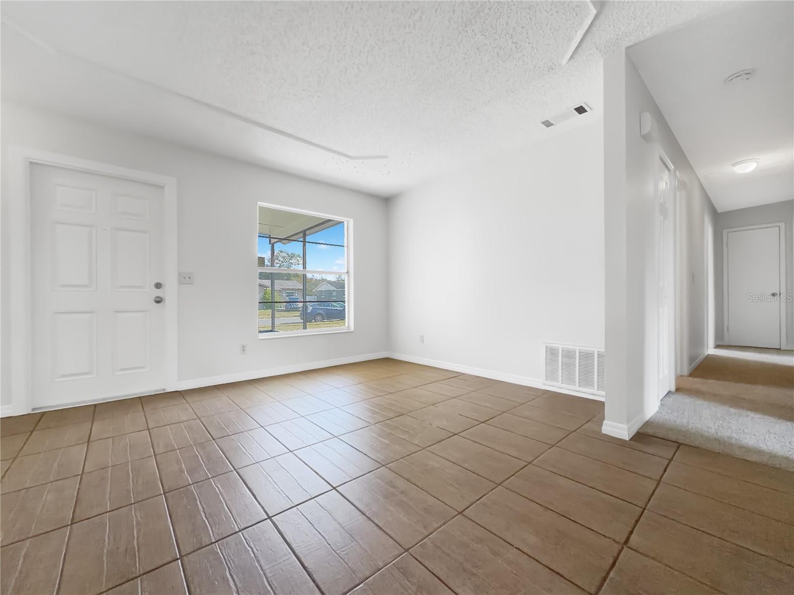 Listing photo id 9 for 510 Oakside Drive