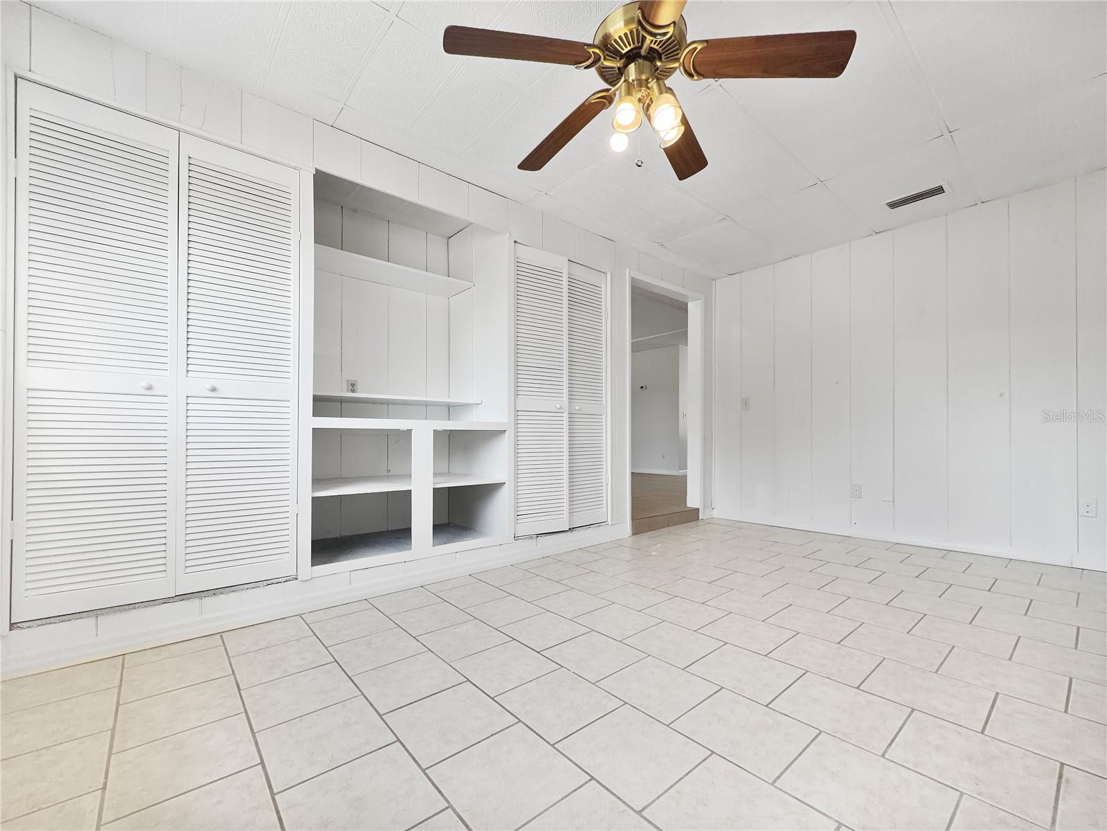 Listing photo id 11 for 510 Oakside Drive