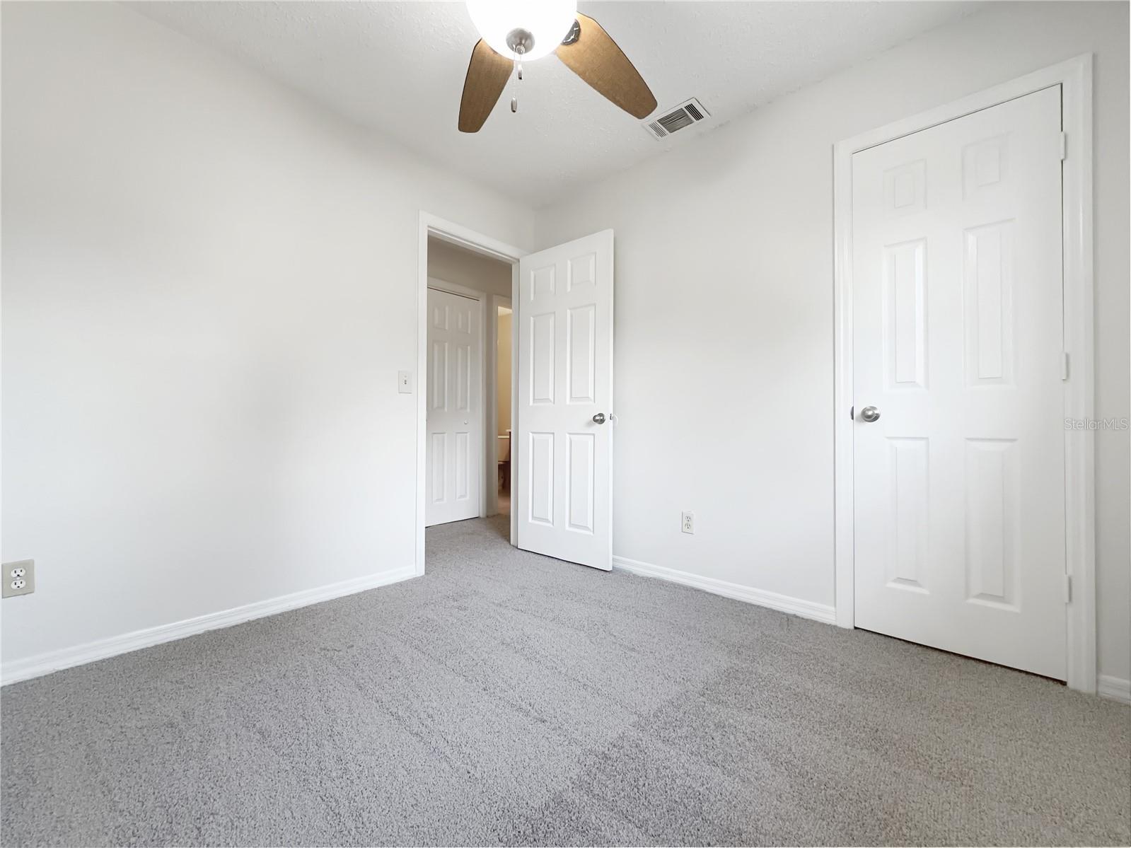 Listing photo id 15 for 510 Oakside Drive