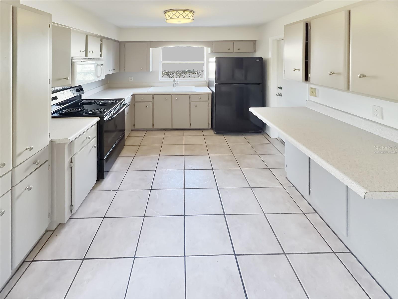 Listing photo id 0 for 510 Oakside Drive