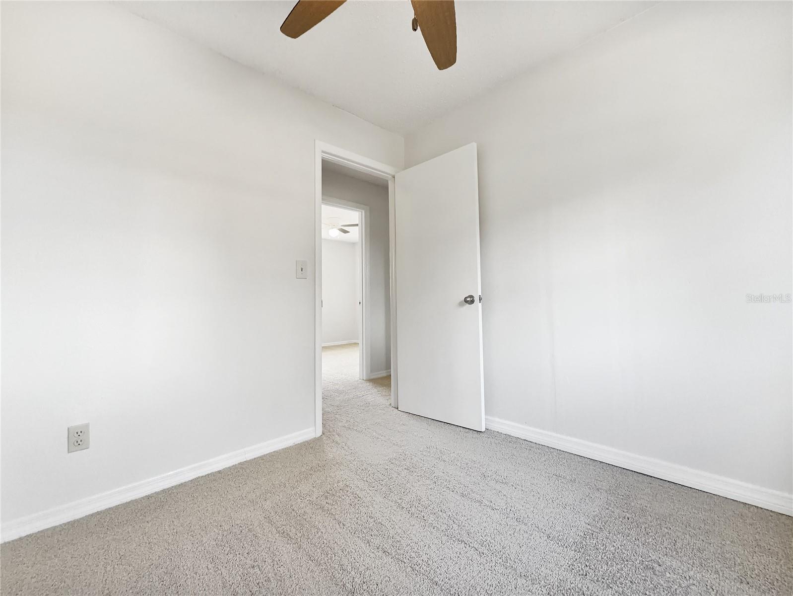 Listing photo id 18 for 510 Oakside Drive