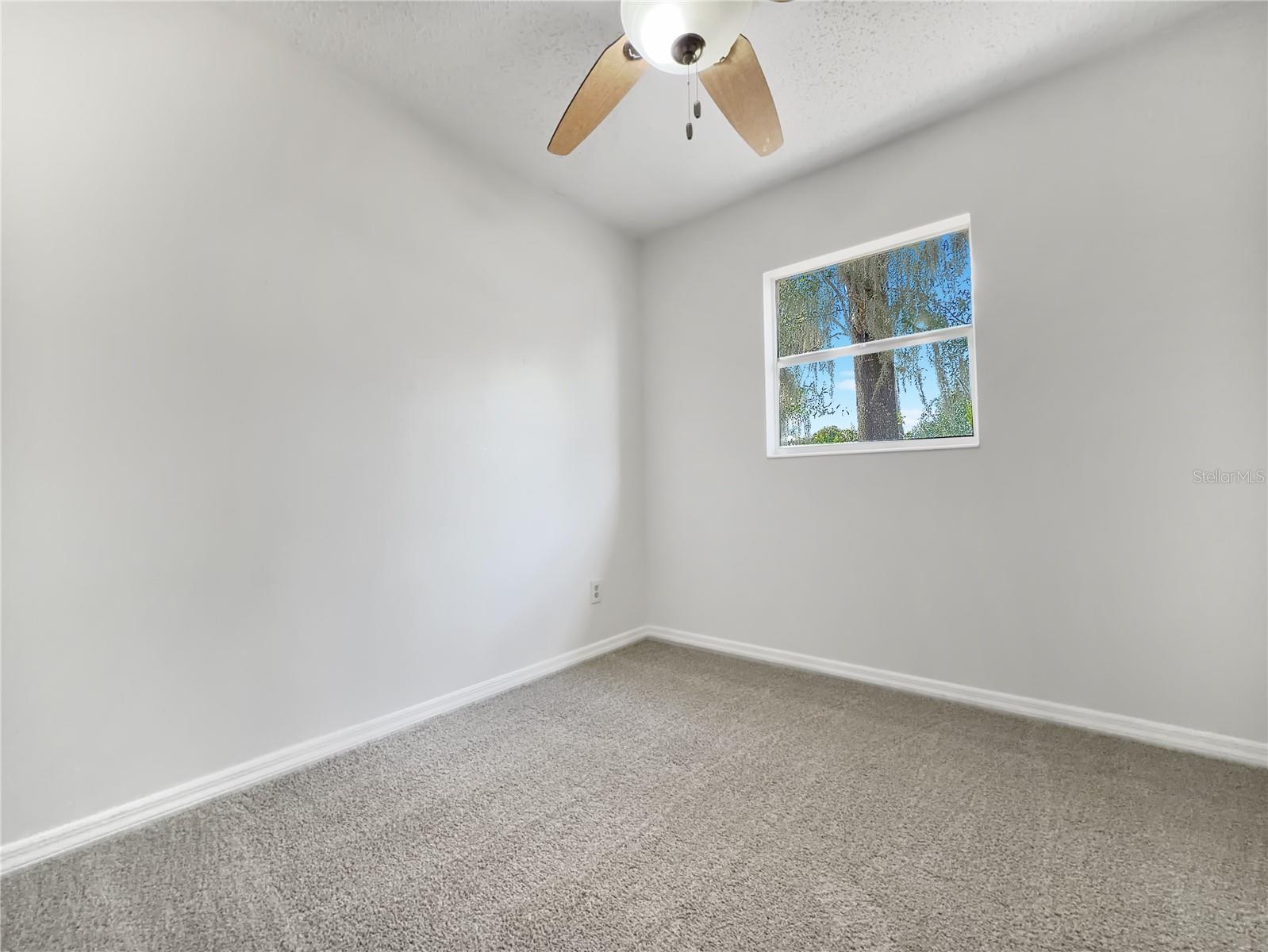 Listing photo id 19 for 510 Oakside Drive