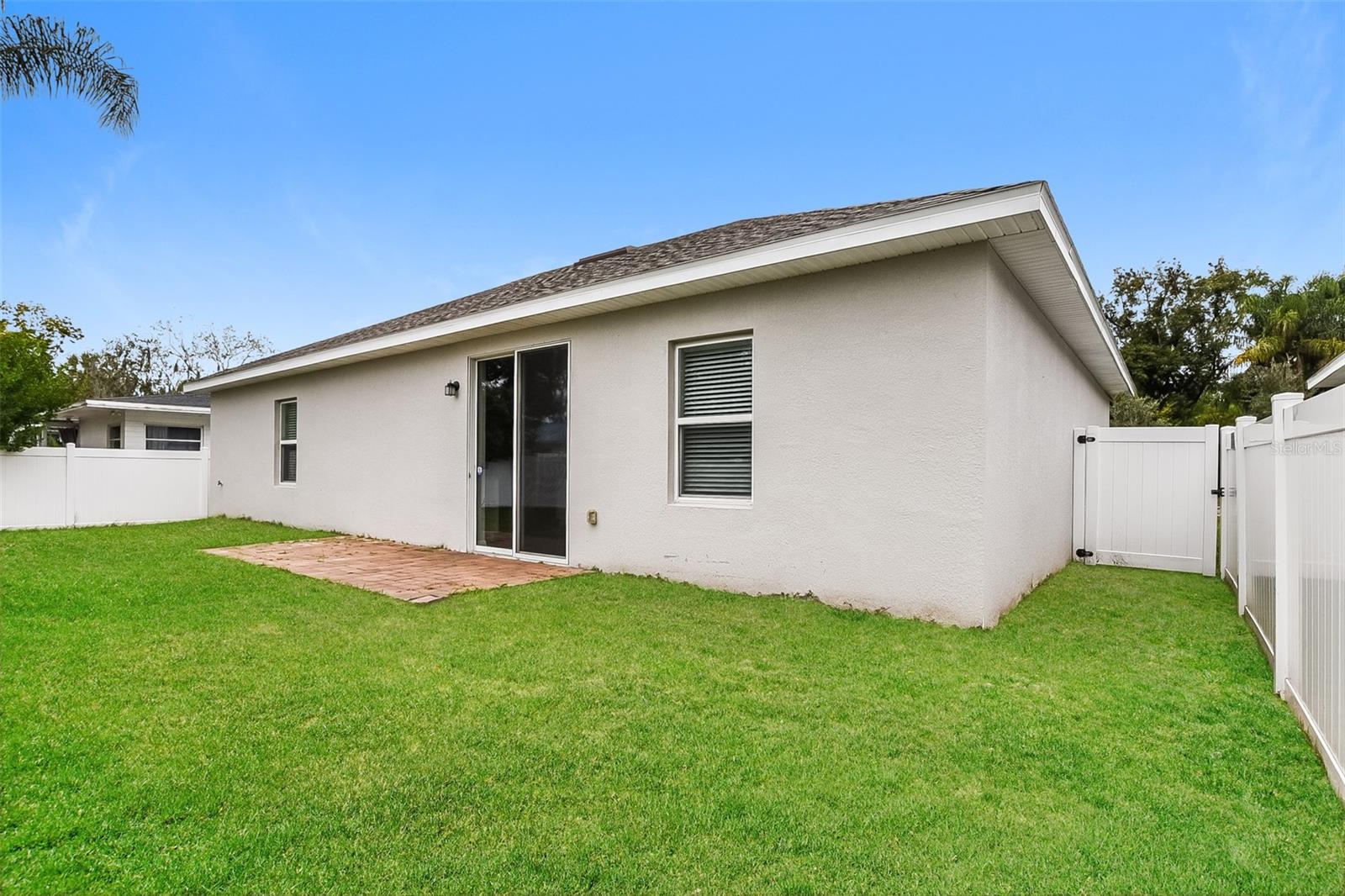 Image 18 of 21 For 1408 Lakeview Avenue