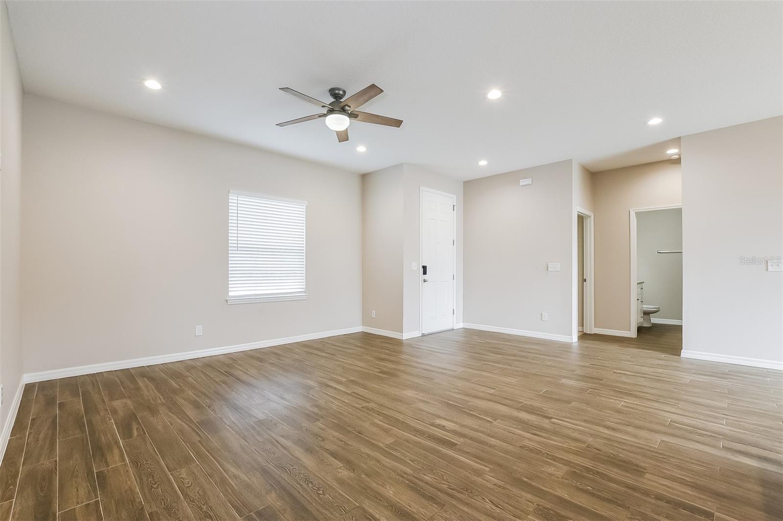 Image 3 of 21 For 1408 Lakeview Avenue