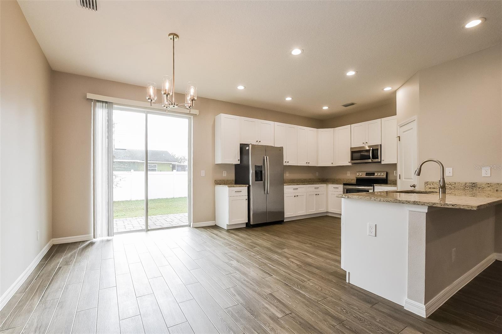 Image 6 of 21 For 1408 Lakeview Avenue