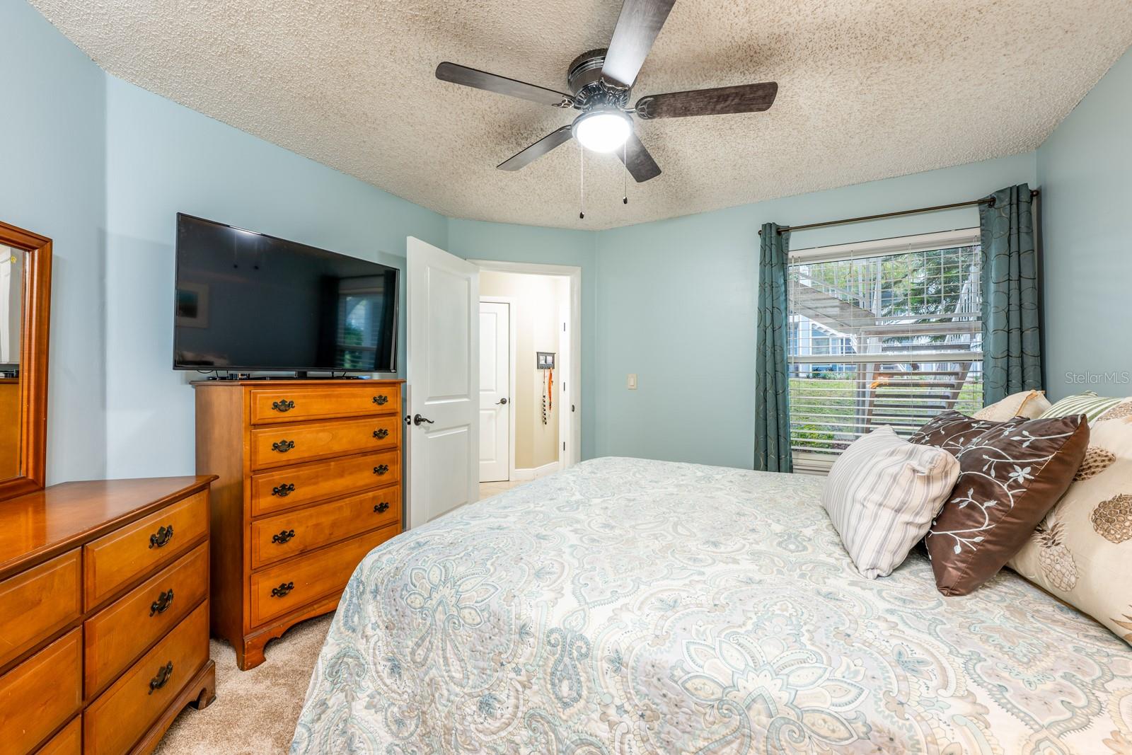 Image 21 of 53 For 2584 Grassy Point Drive 106