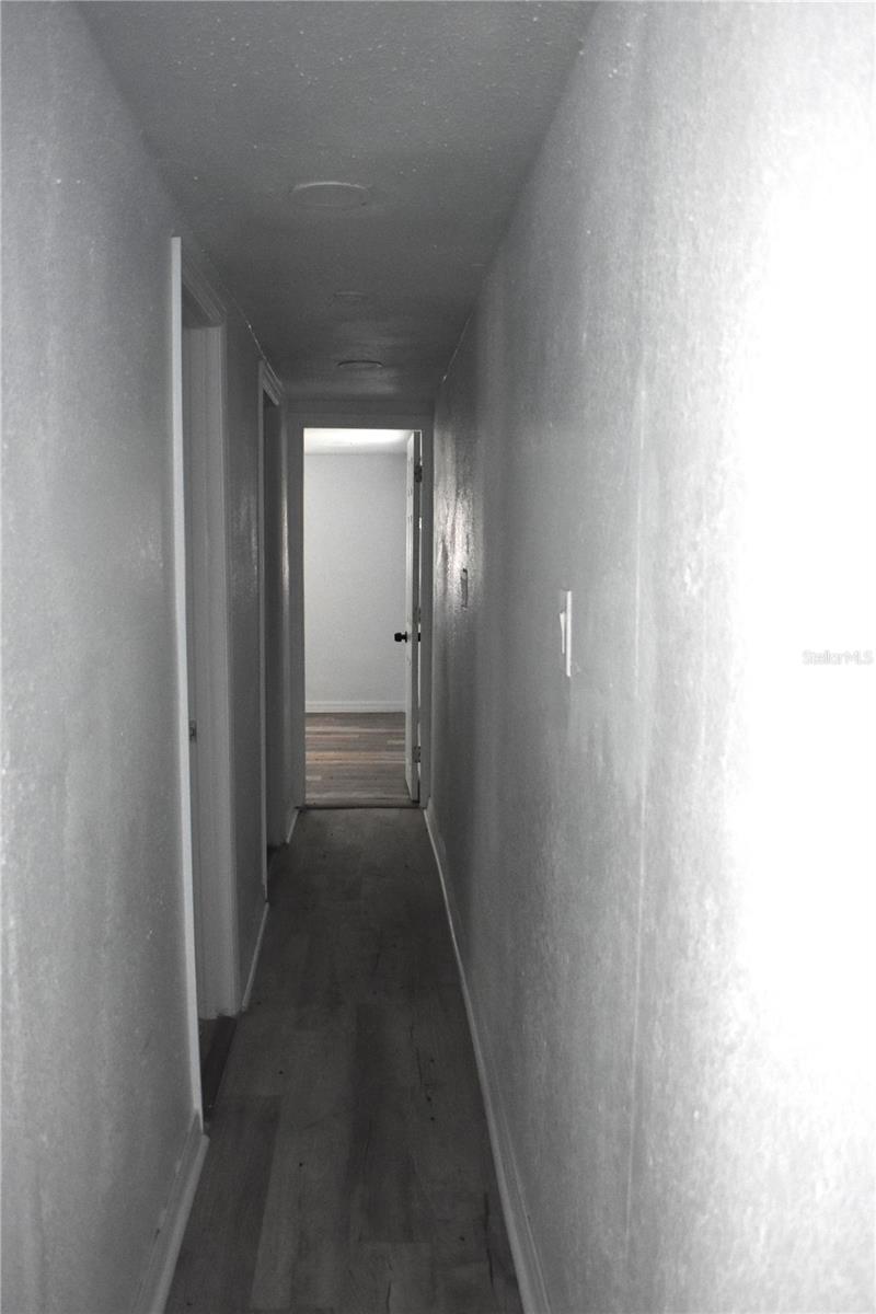 Image 11 of 21 For 1954 Boat Club Road