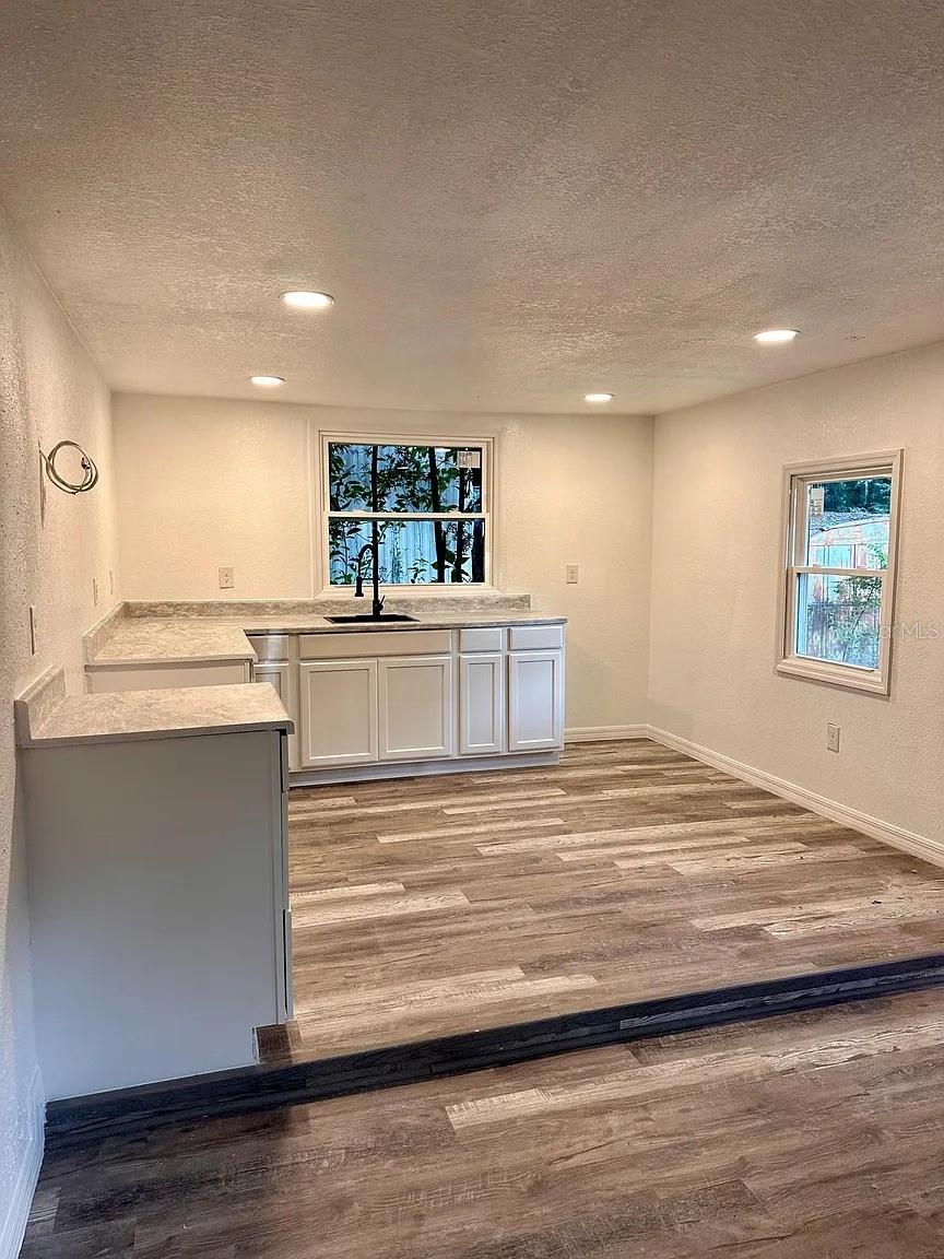 Image 16 of 21 For 1954 Boat Club Road