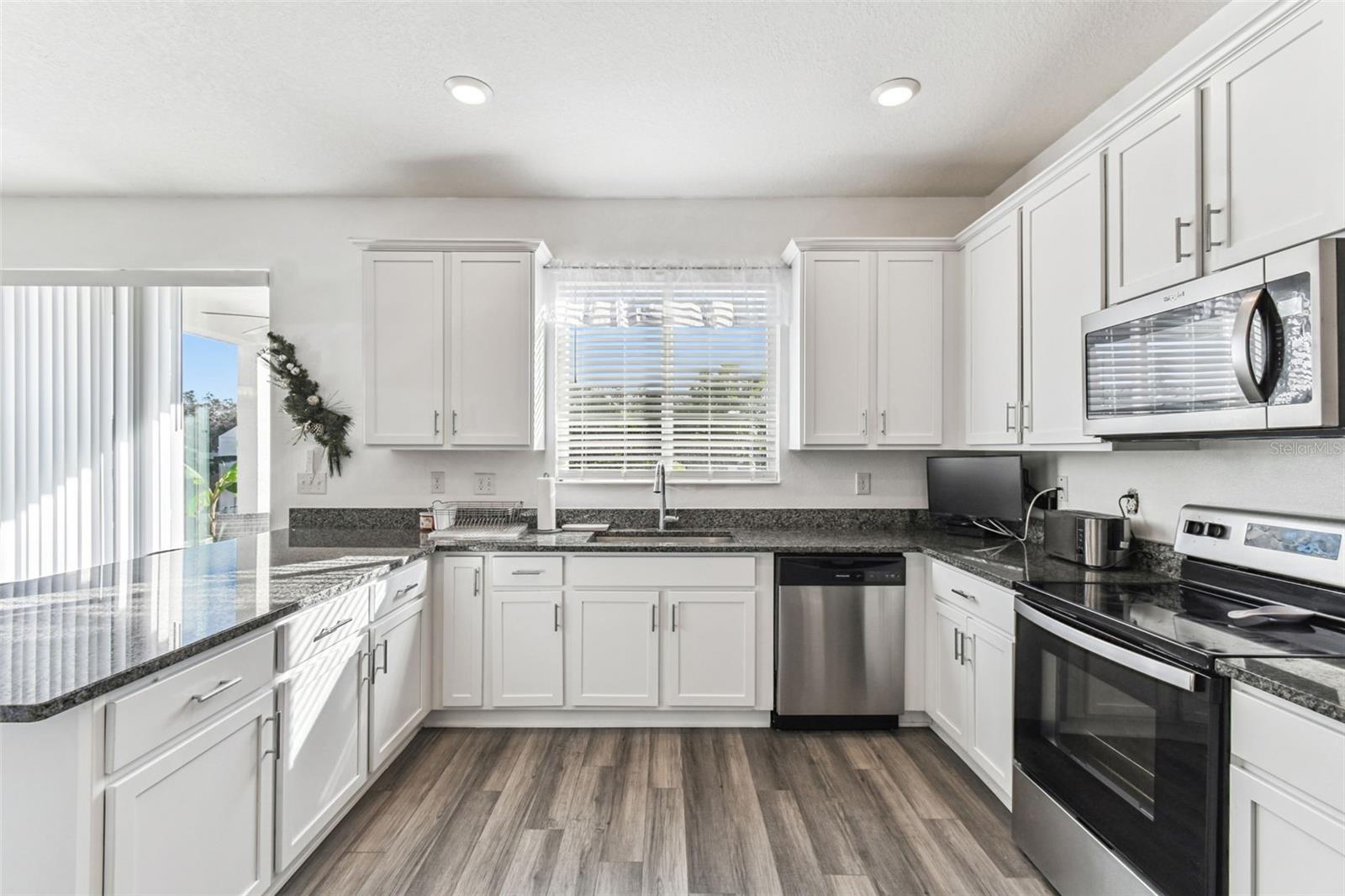 Image 17 of 60 For 595 Preserve Pointe Boulevard