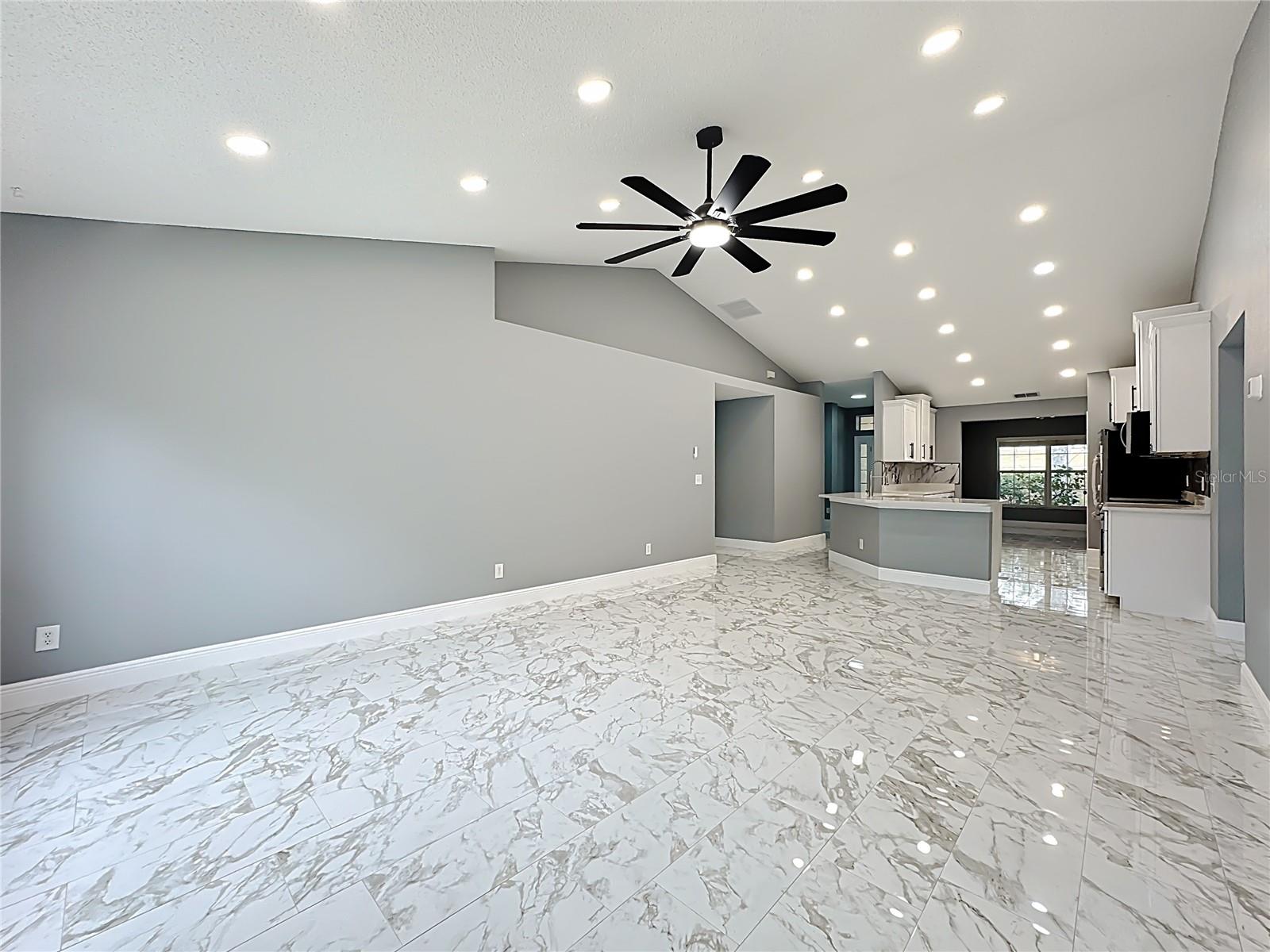 Image 19 of 62 For 697 Winding Lake Drive