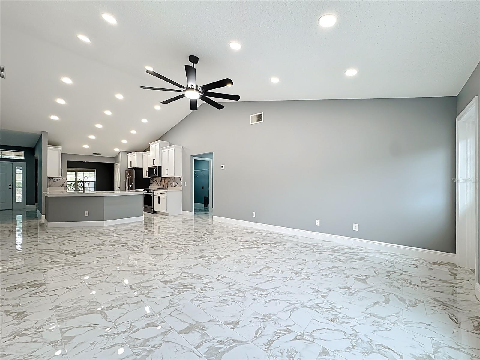 Image 20 of 62 For 697 Winding Lake Drive