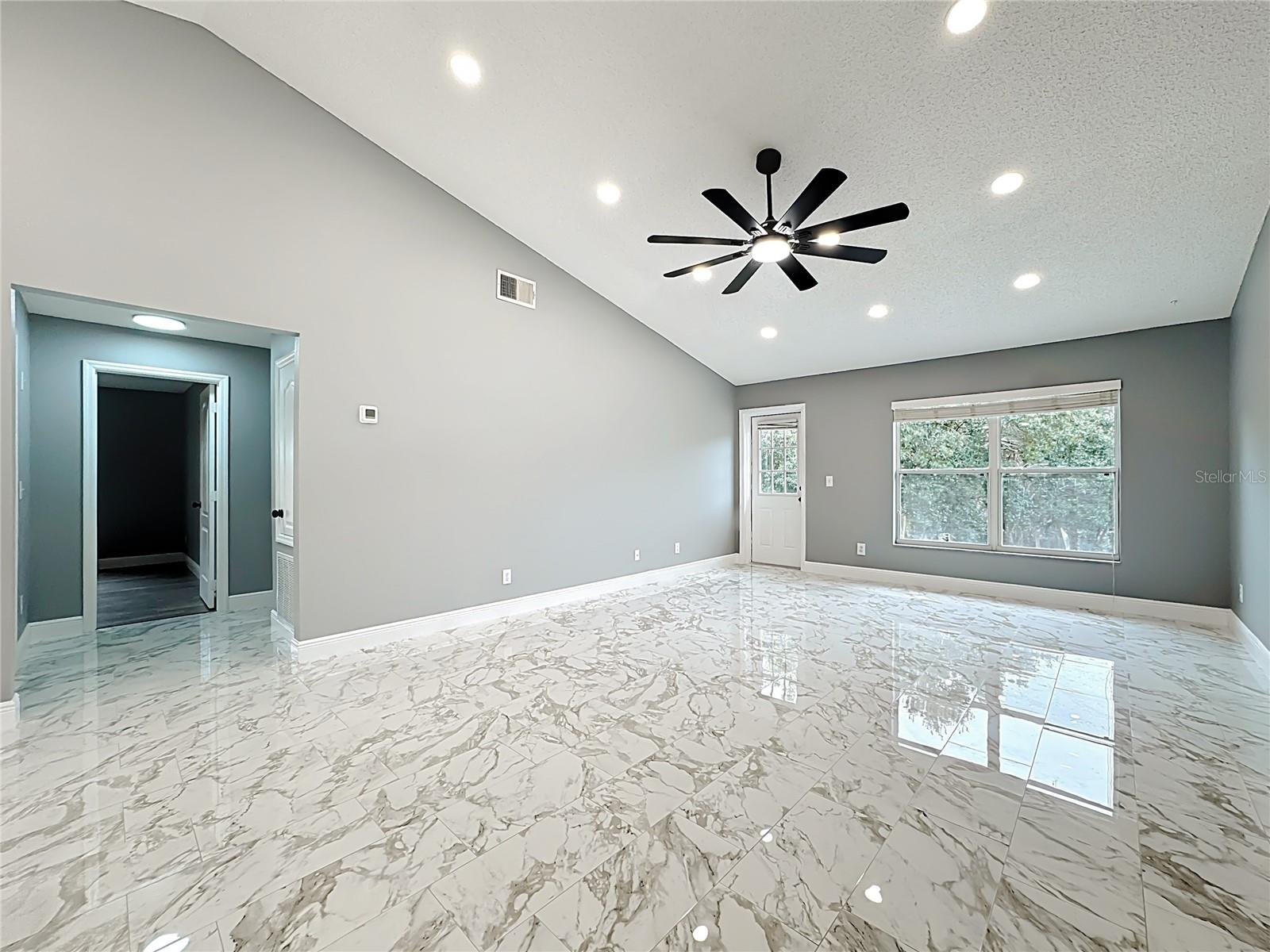 Image 21 of 62 For 697 Winding Lake Drive