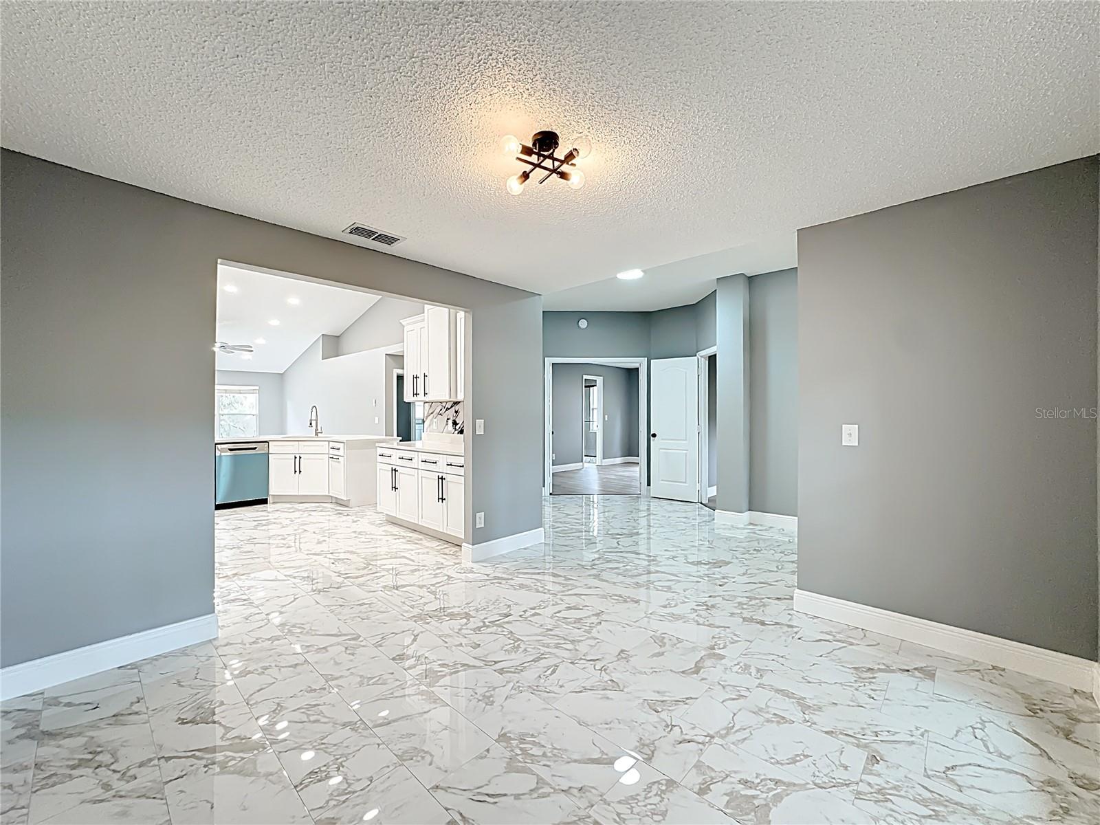 Image 8 of 62 For 697 Winding Lake Drive