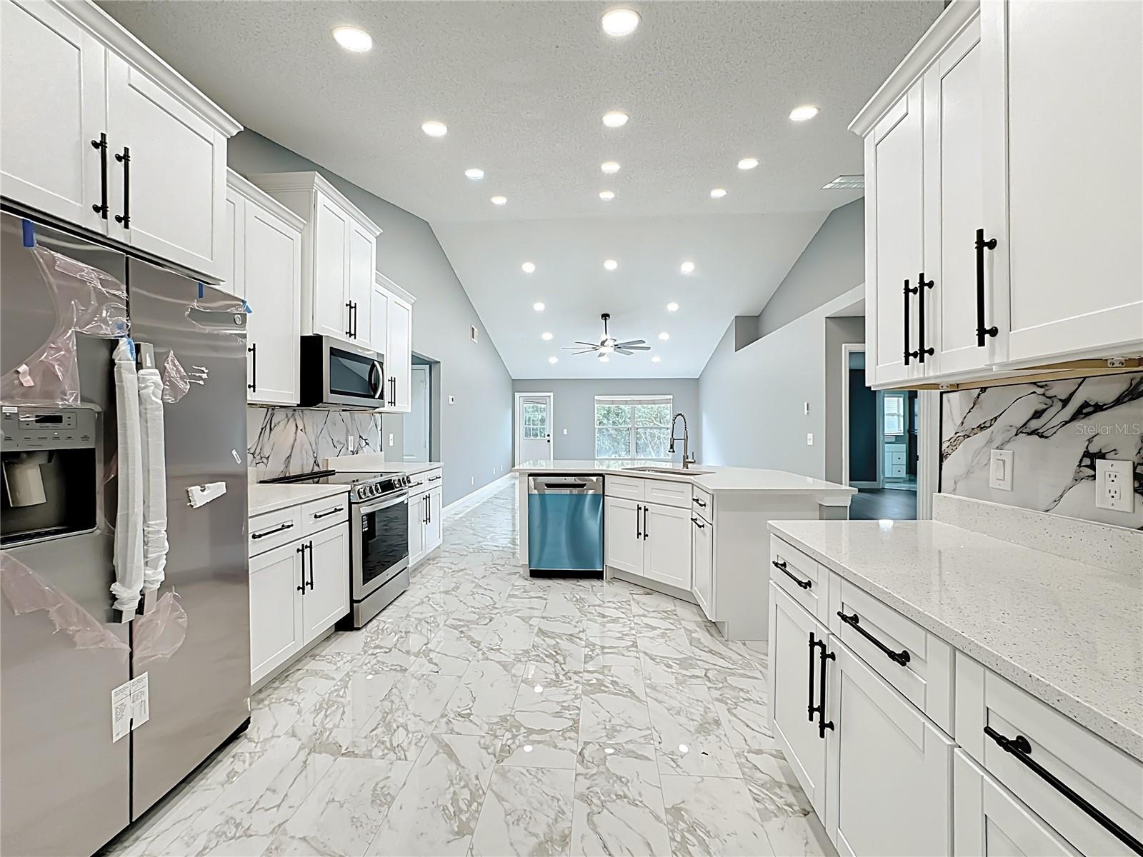 Image 9 of 62 For 697 Winding Lake Drive