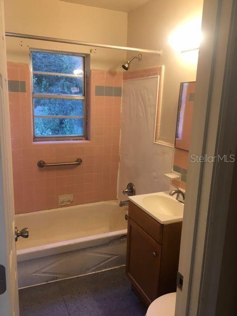 Image 5 of 6 For 660 Poplar Street