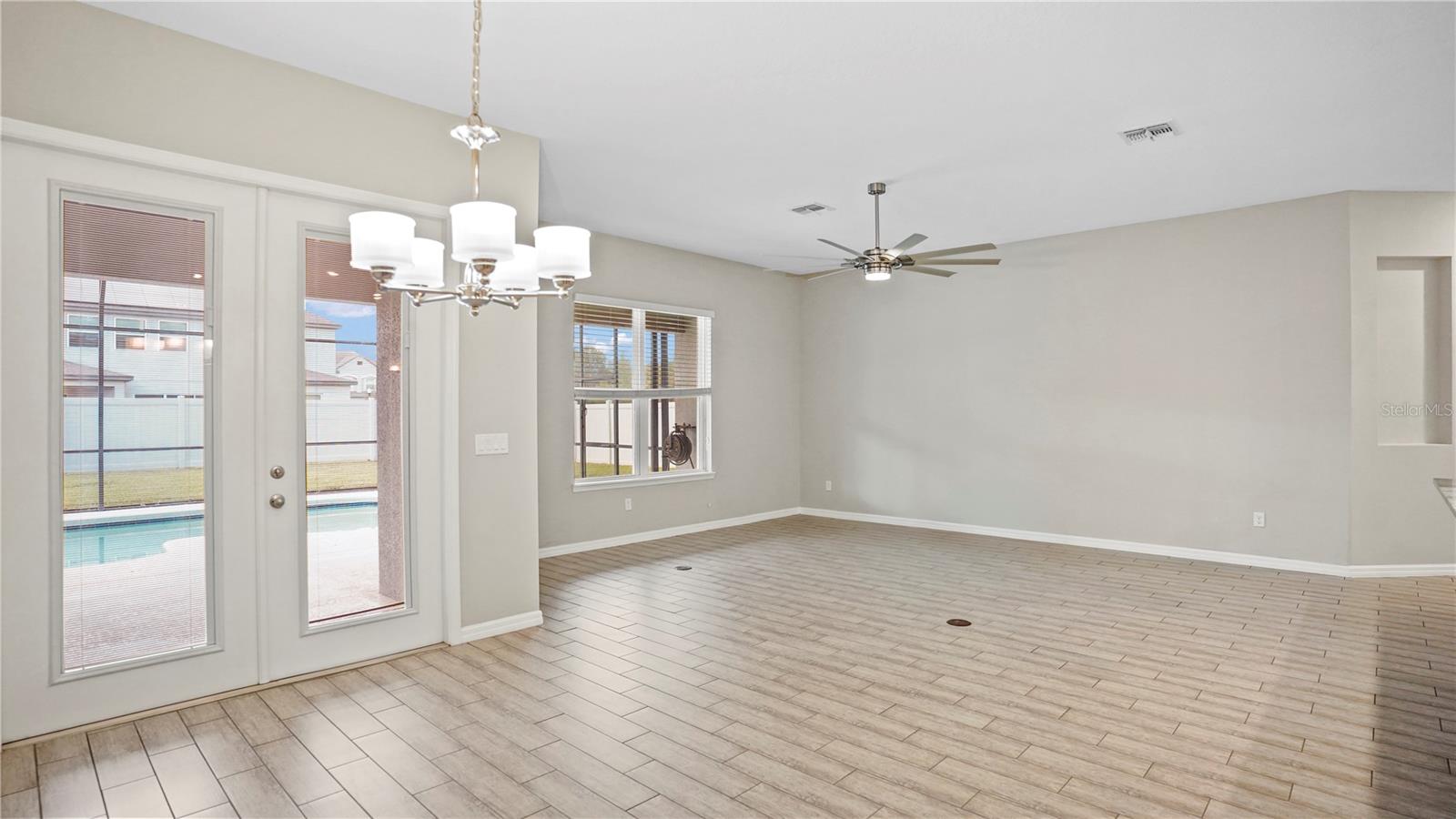 Image 21 of 53 For 3112 Pinenut Drive