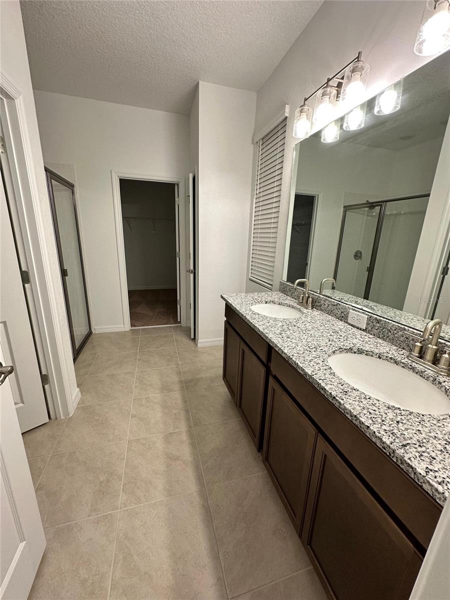 Image 8 of 10 For 7004 Broad Wing Loop