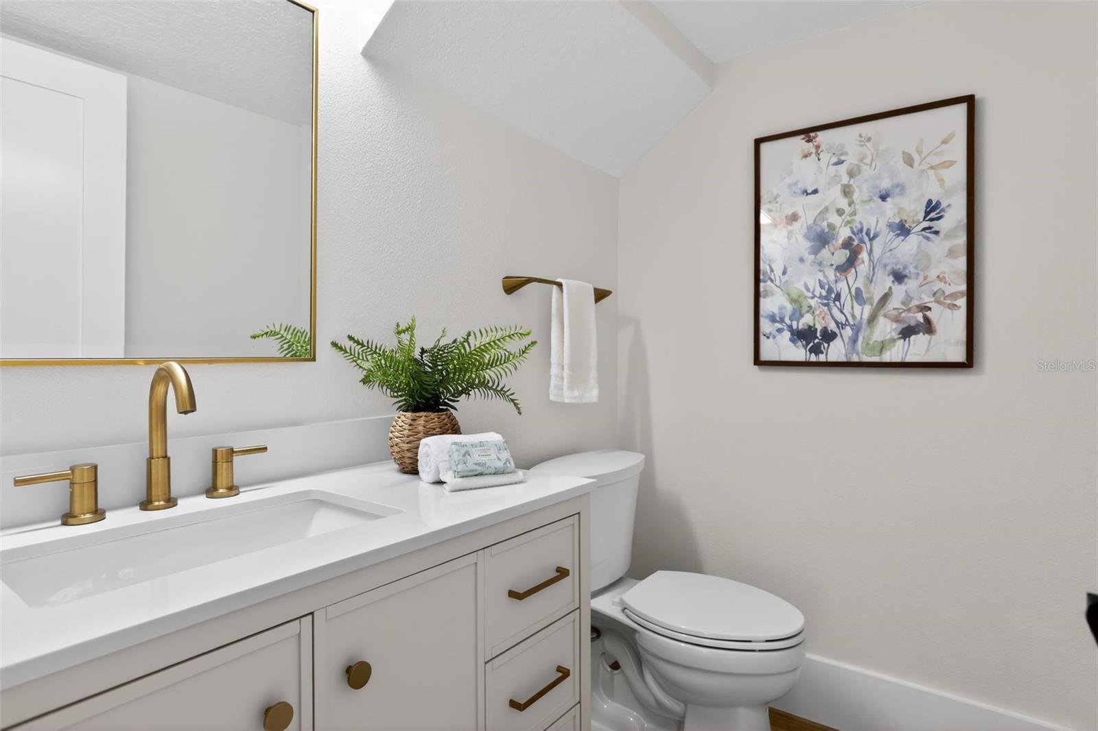 Image 15 of 32 For 1815 Seneca Boulevard