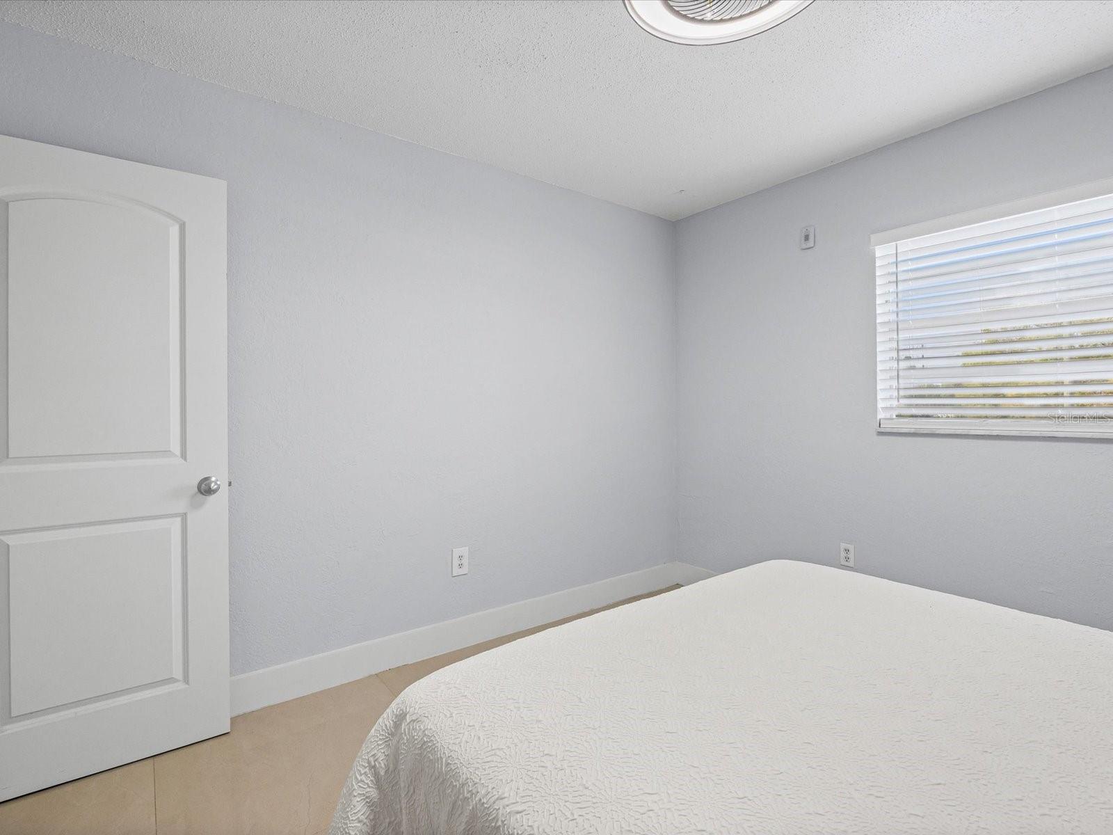 Image 17 of 24 For 851 Miles Avenue 13