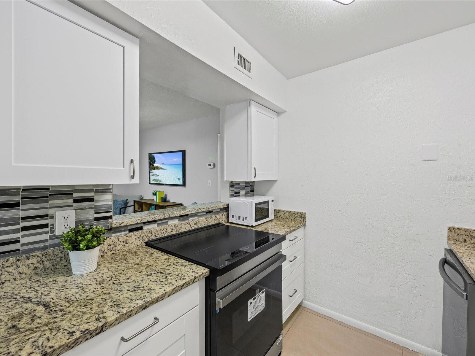 Image 8 of 24 For 851 Miles Avenue 13