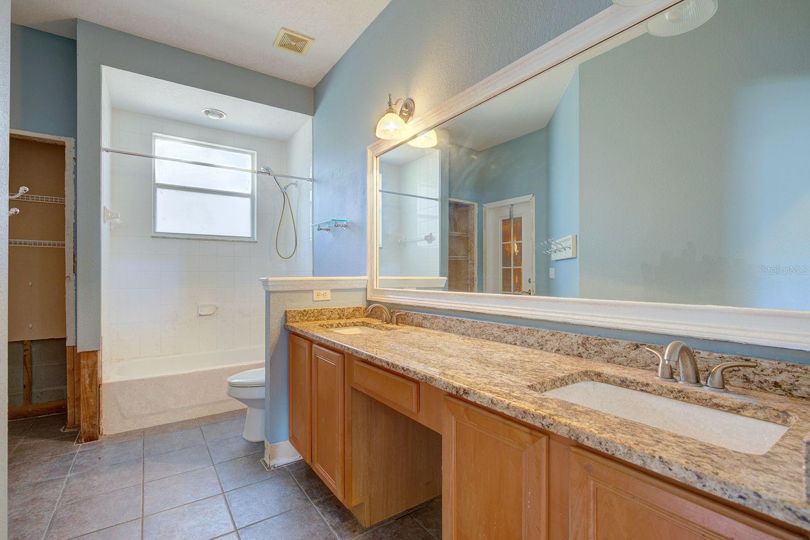 Image 18 of 26 For 17419 Tailfeather Court