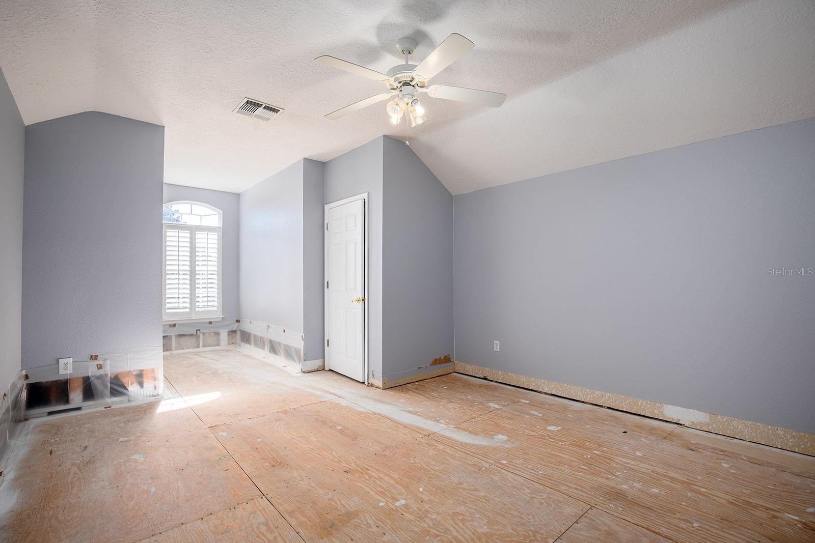 Image 19 of 26 For 17419 Tailfeather Court