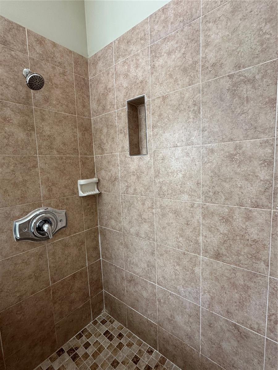 Image 17 of 27 For 10566 Galleria Street