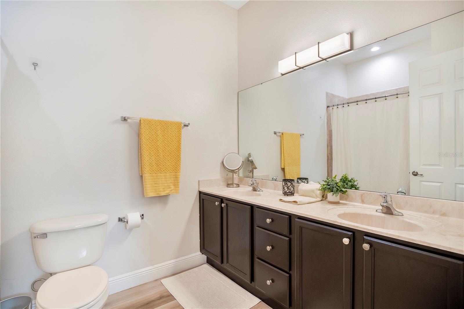 Image 21 of 56 For 1550 Lake Baldwin Lane A, B, C