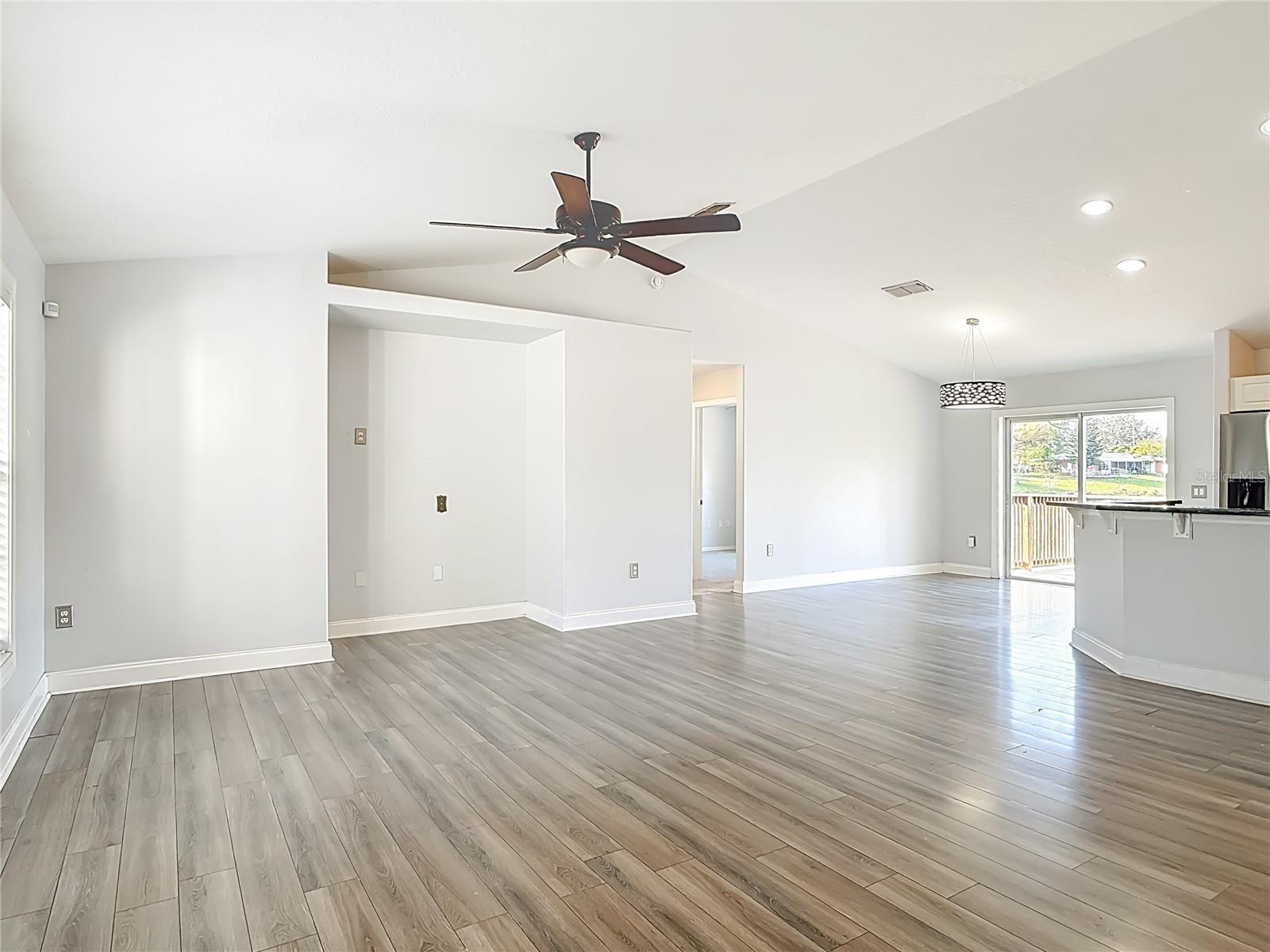 Image 12 of 60 For 1254 Briarwood Avenue